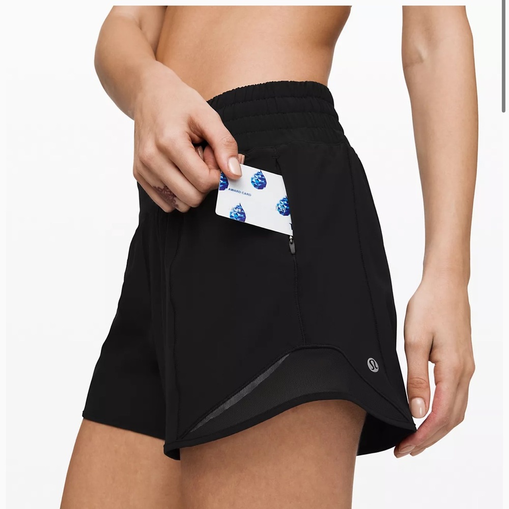 Lululemon Hotty hot high rise lined shorts 4” size 2